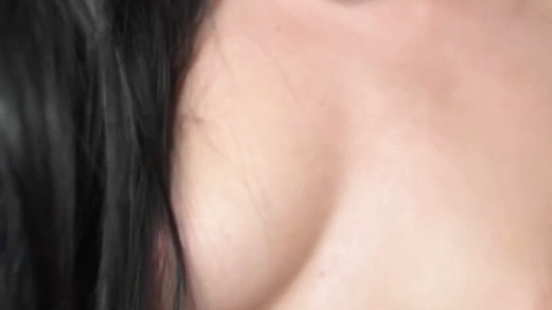 I show you my natural breasts - video by Evaryn cam model