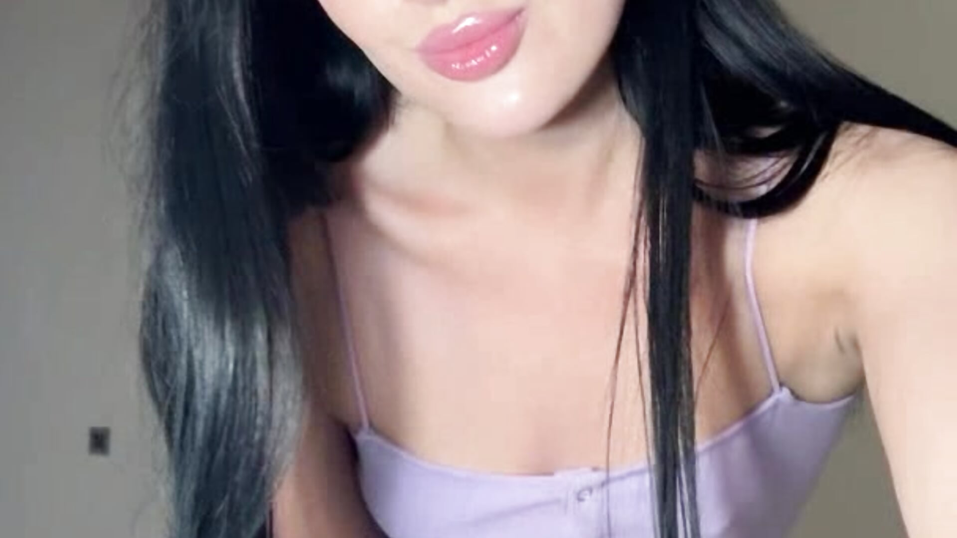 Follow for hot shows - video by Evaryn cam model