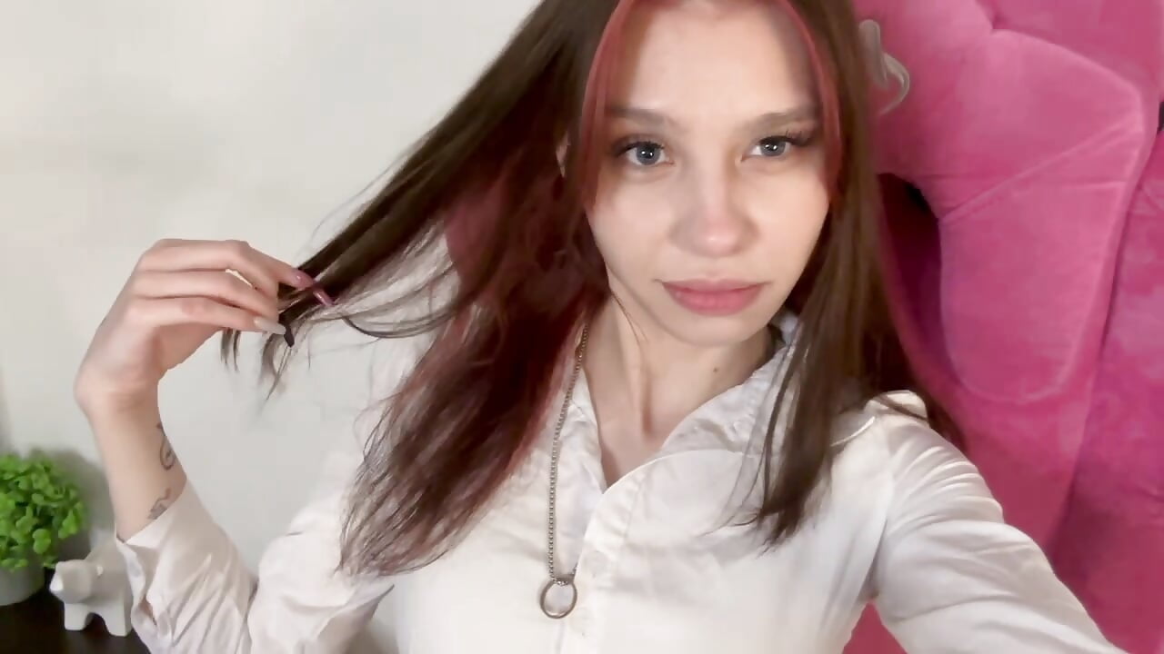 Will you play with me? - clip cu DelcieDegeorge model videochat