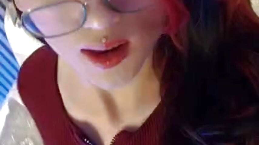 😘💋and if you take me by the seat and tell me what you want in my ear🔥😈 - Vídeo de VictoriaStrom_, modelo de vídeos