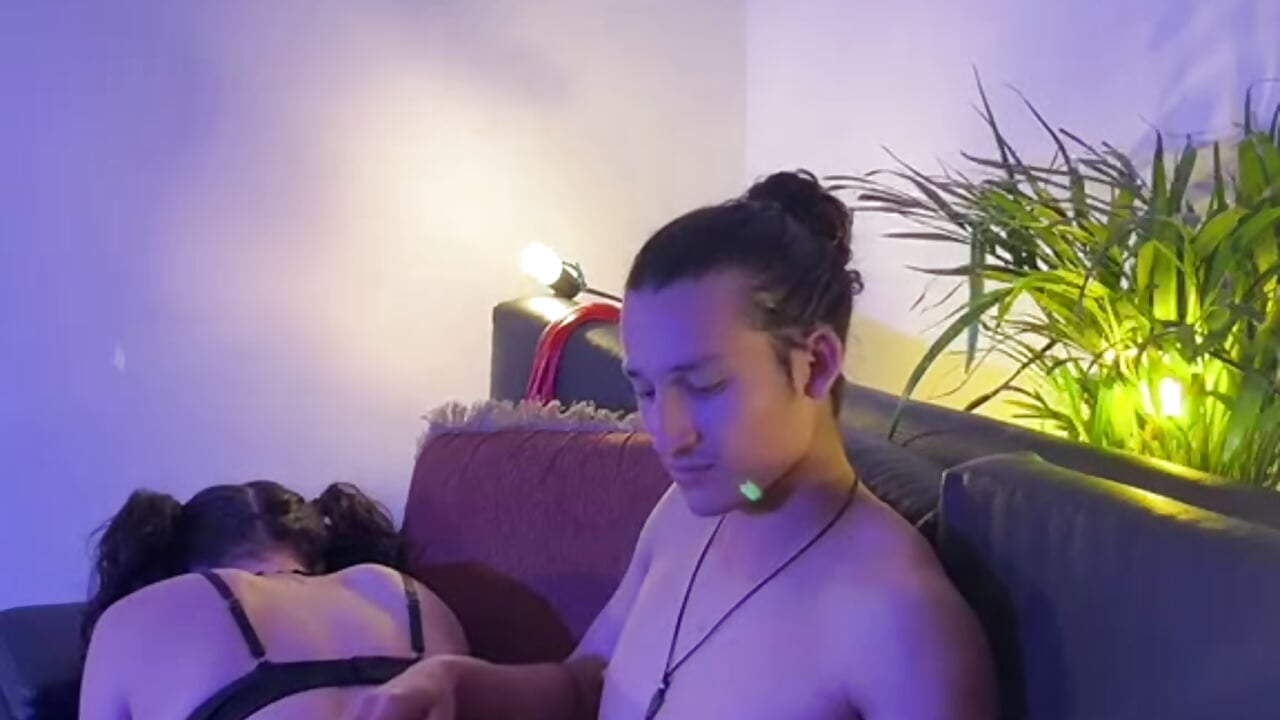 SPANK ASS MELODY... 😏 - clip cu Melody_and_jack model videochat