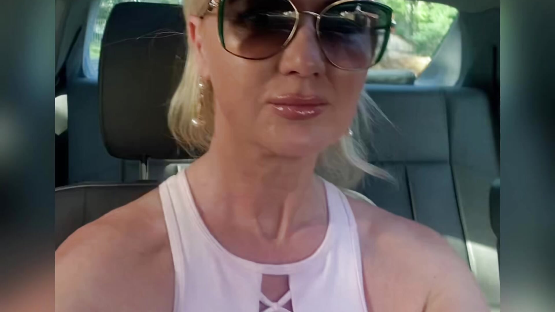 GB_Cruising - video by gl1tter_barbie cam model