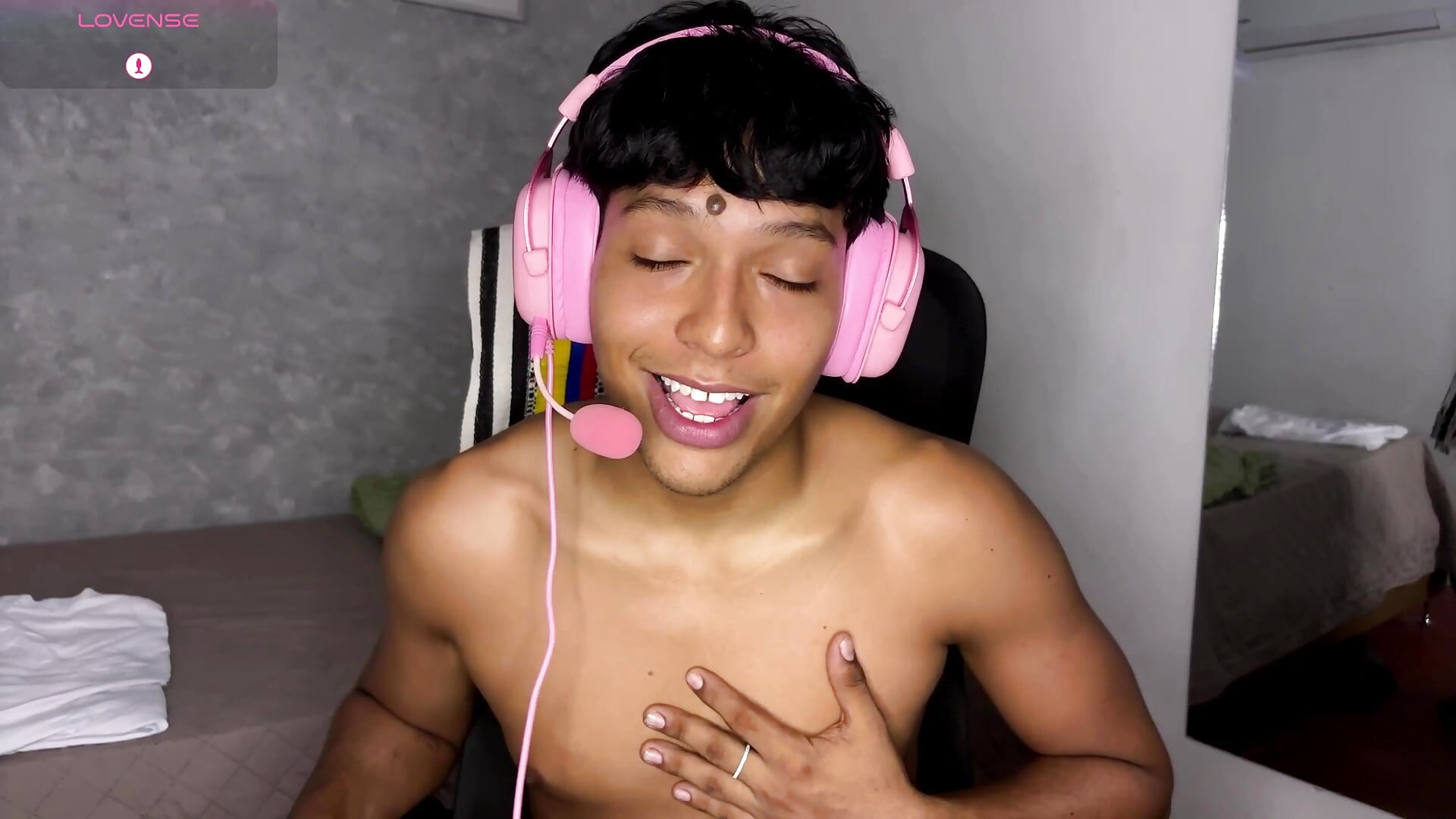 Brad_bonnet_ – popularni video modela na kameri 353