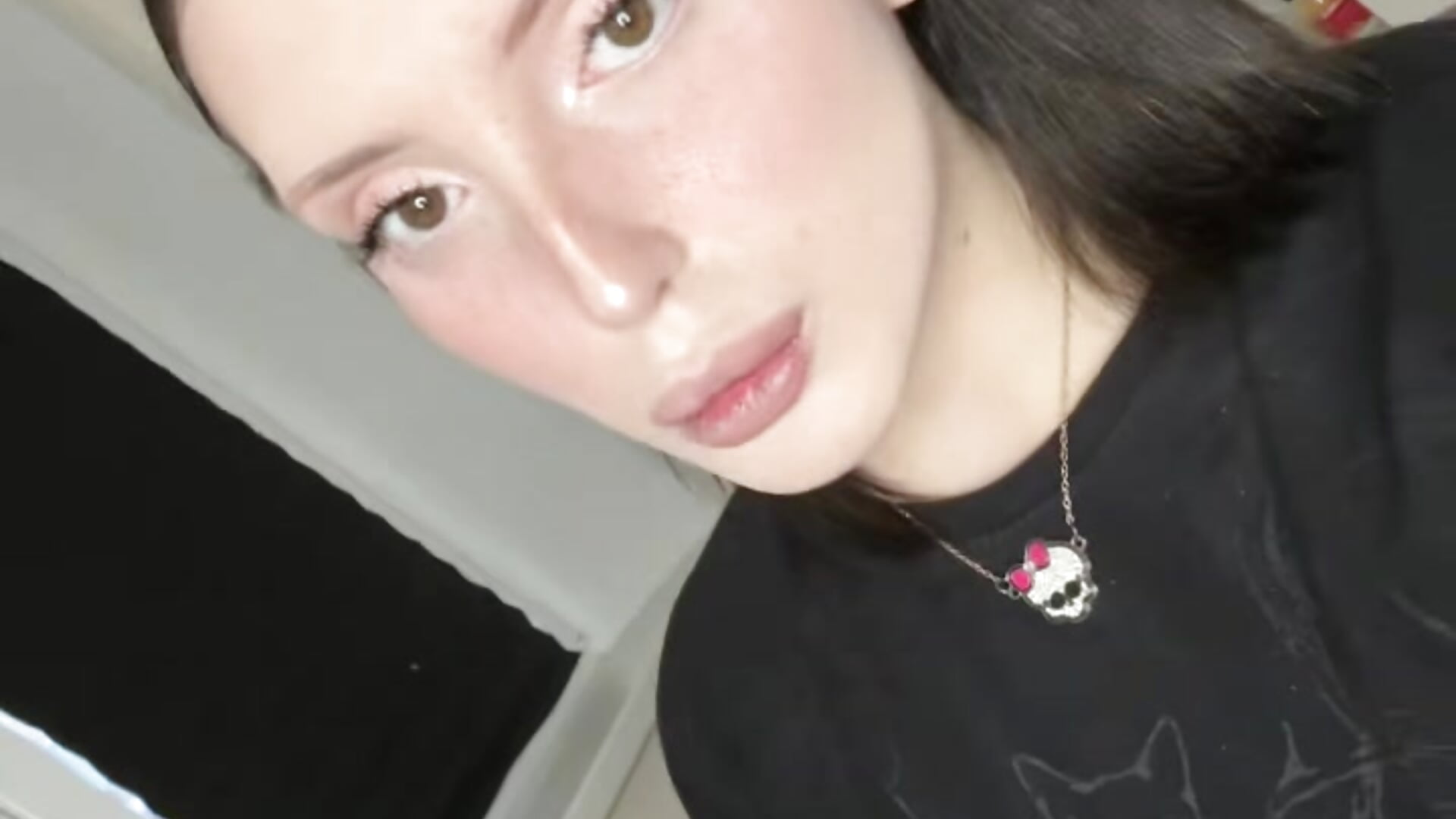 llinabarbie – popularni video modela na kameri 8660