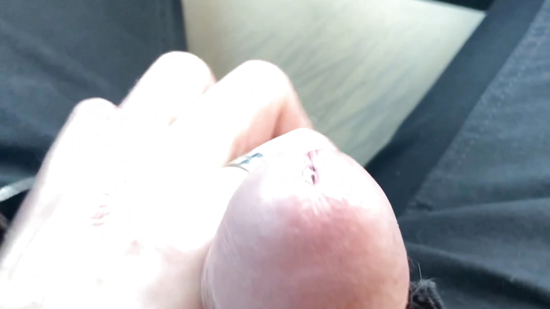PRE CUM IN THE CAR - video by _enigmanocturno cam model