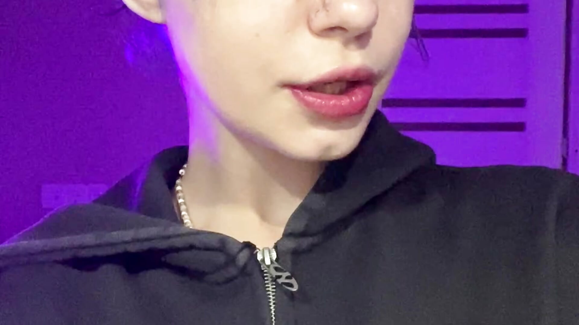 Tongue for you - video od modelky/modela SuccubKira