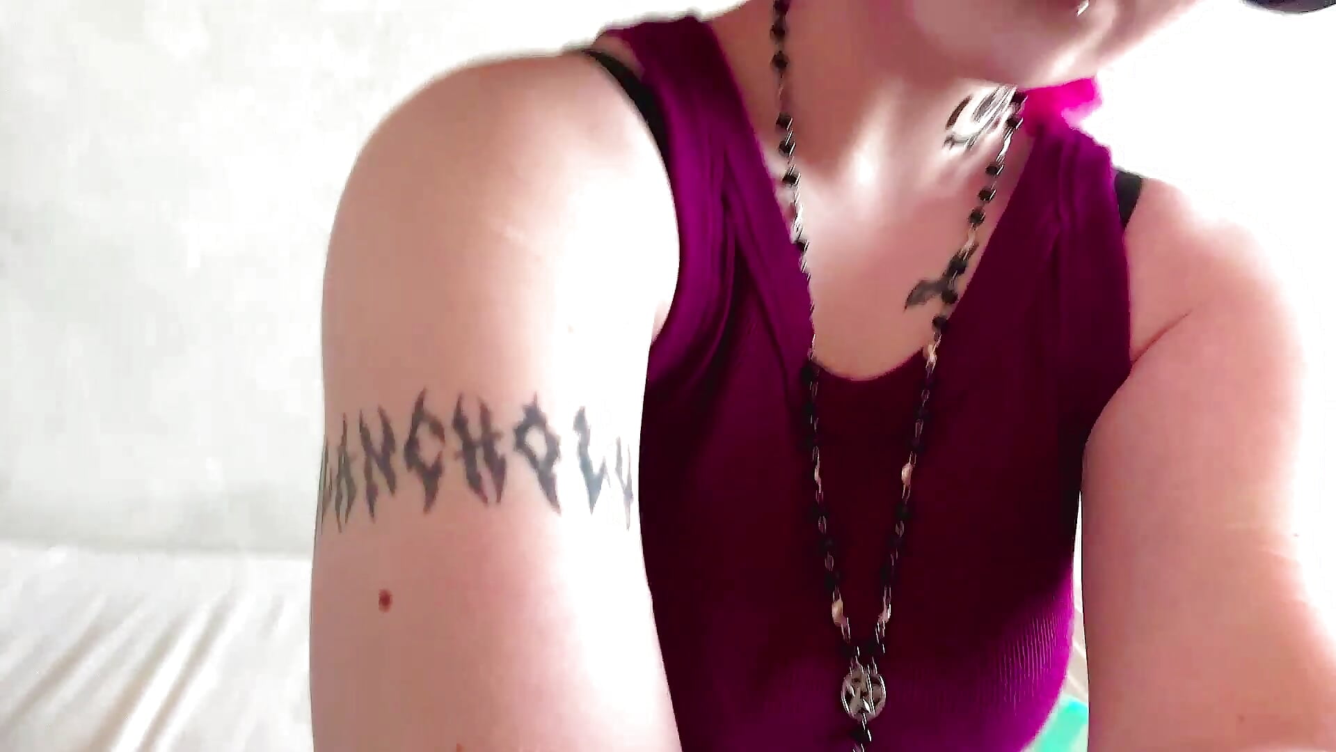 Tatoo - video by Playful_Vi cam model