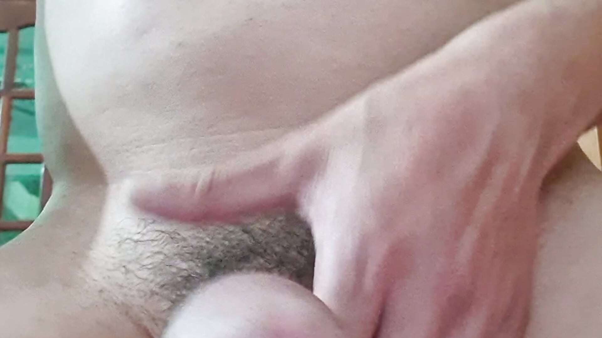 Dưa to, dài nhả nước- Big, long cock ejaculating sperm.