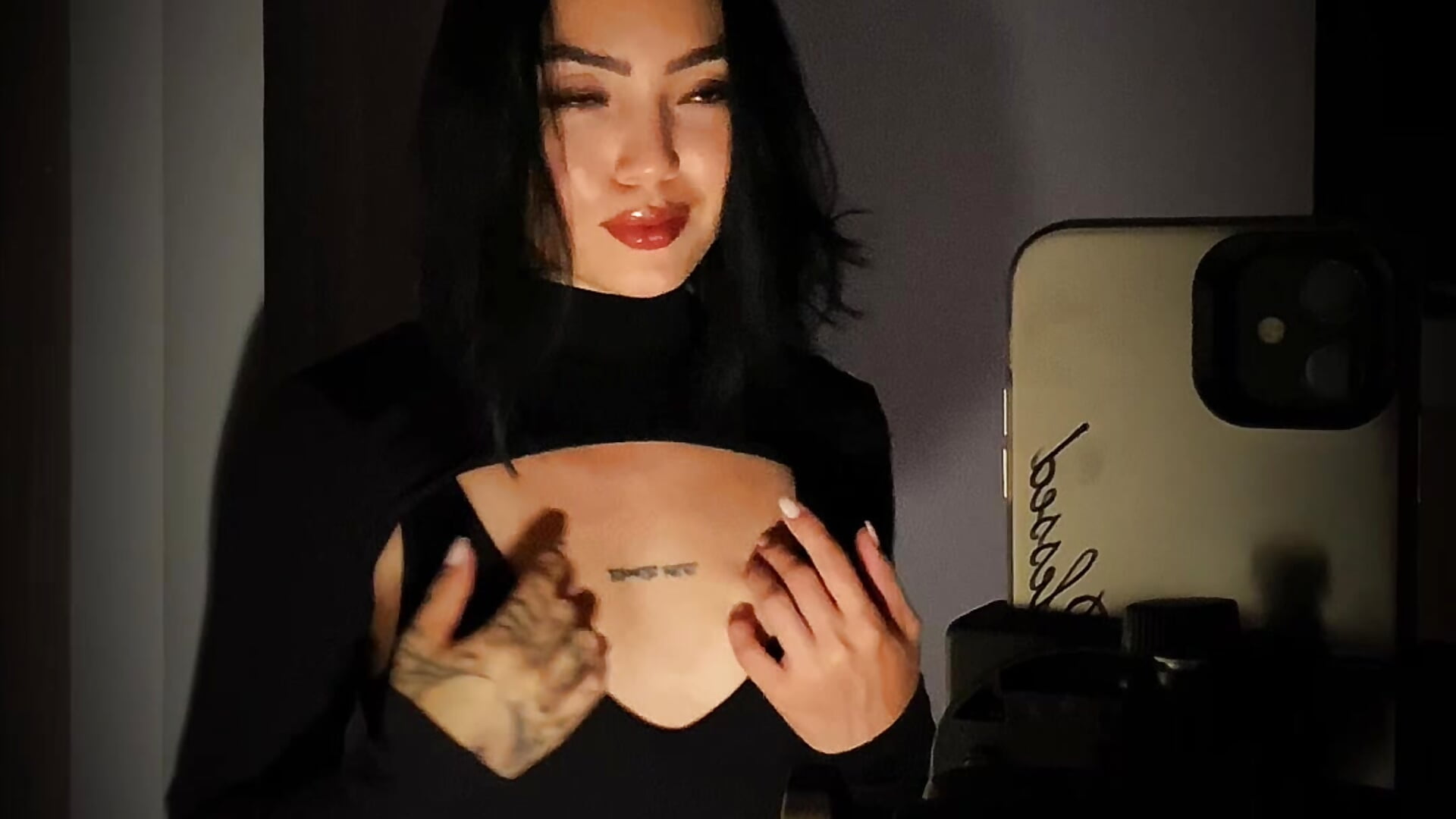 Hey✨ - video by Violet_Harmon_ cam model