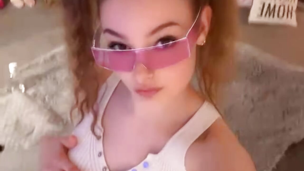 WhatsApp Video 2026-05-07 at 00,09,37 – video modela na kameri LeilaBie