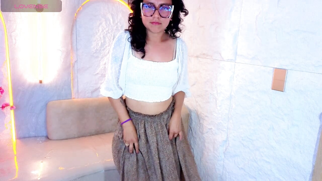 Dance Sexy For you! 💃🏻 - video by Violeta_Moon_Tx cam model