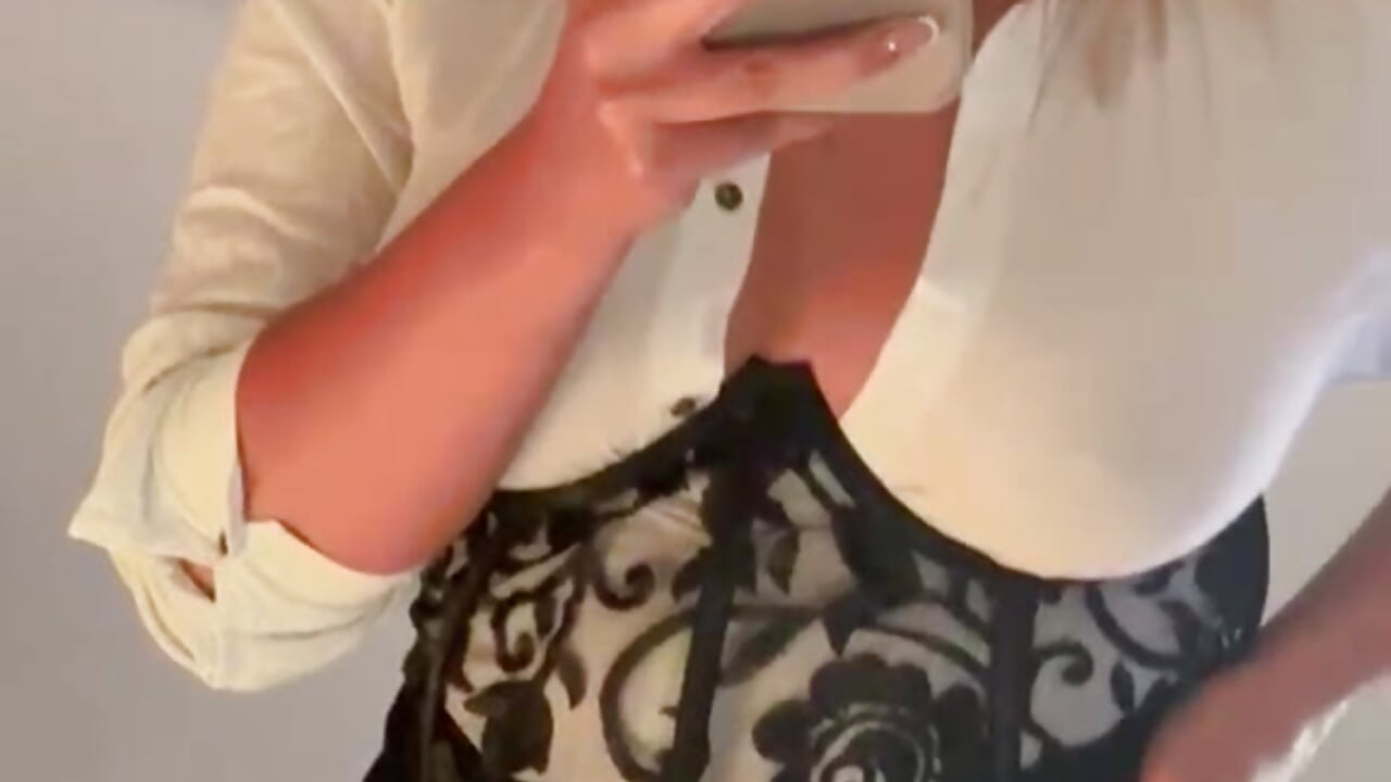 Take a look to this curves – video af GinaSalanne cam-model