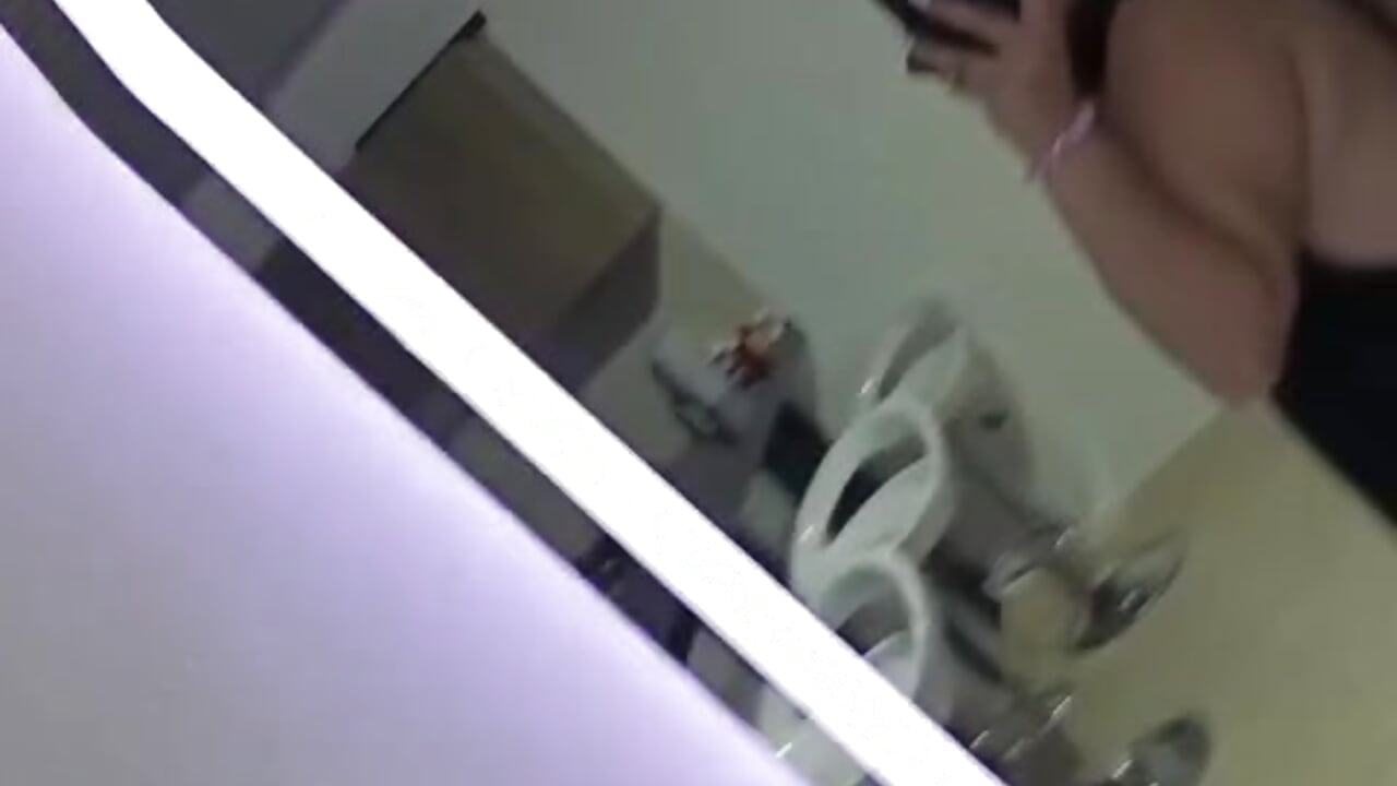 1000256427