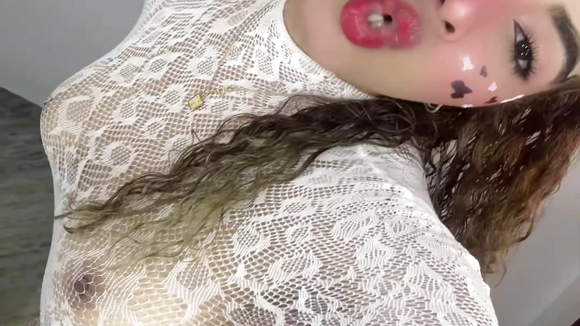 🤍🖤🐄🐮 – video od webkamerové modelky LunaAnd