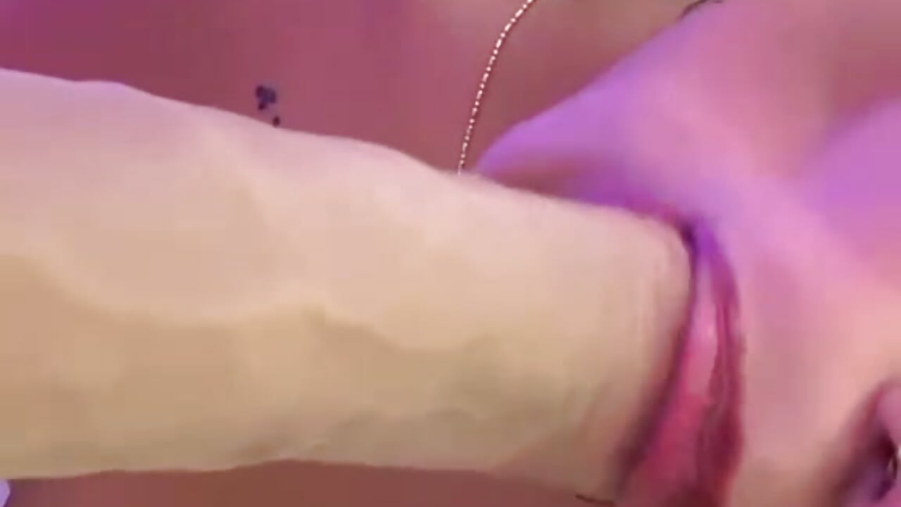 Hard dick in my mouth - KioSen 님의 동영상