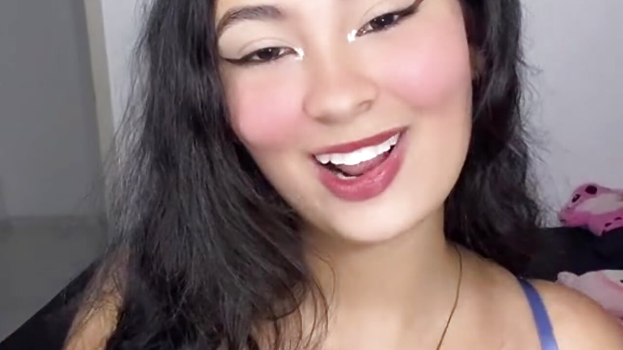 💙 - video by melody_flowers18 cam model