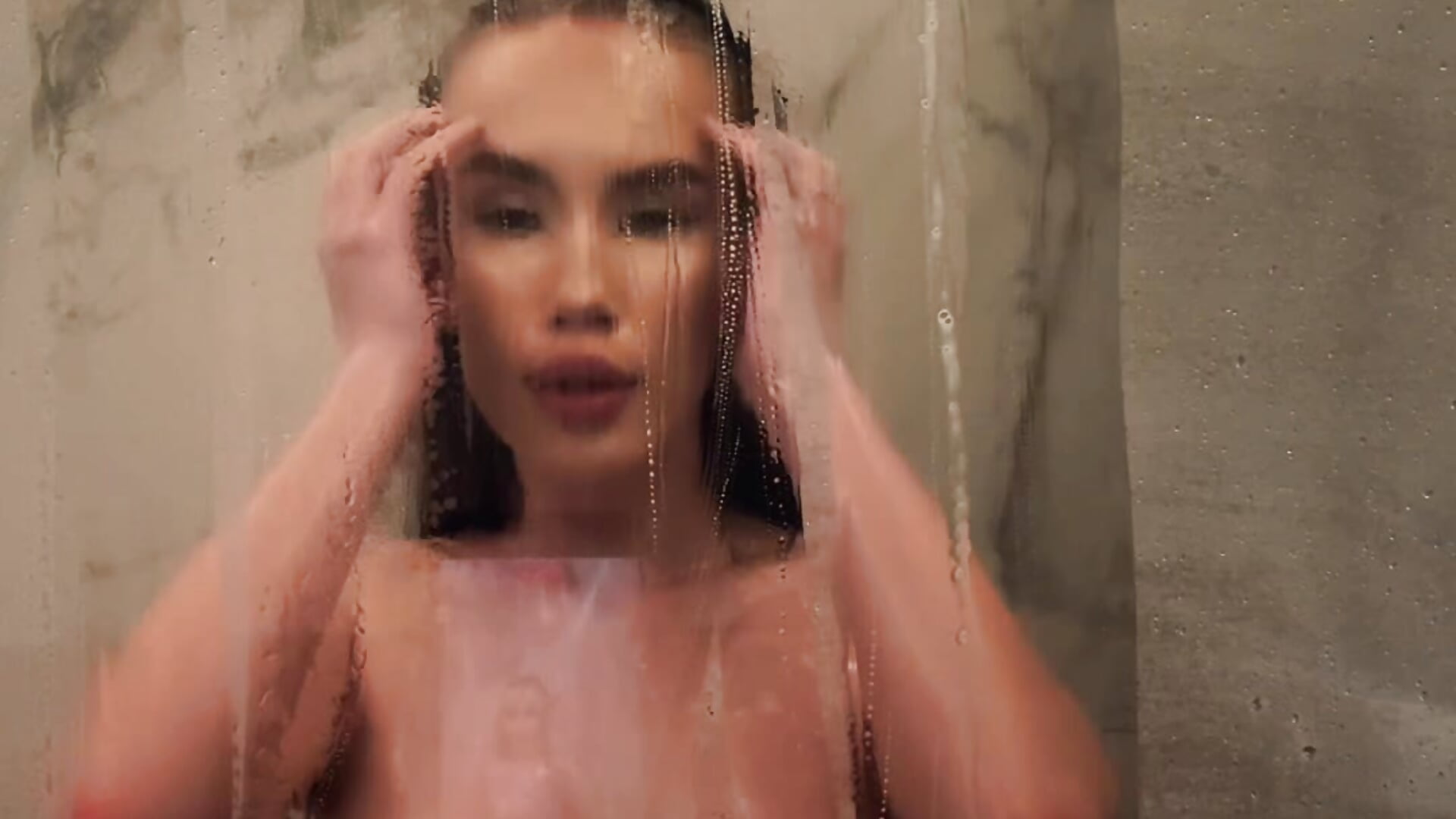 with me in the hot shower🔥