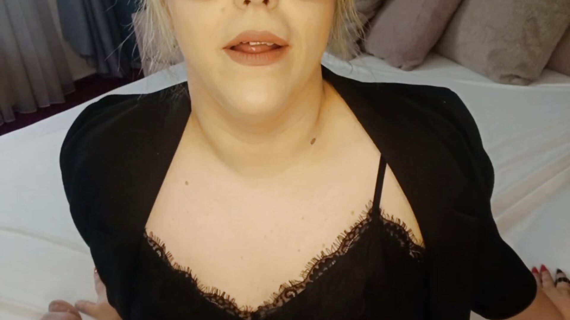 Tonight i m gonna be your special FBI agent. U been a BAD BAD boy ! 💦💕😈 – video modela na kameri ZoeSkyee