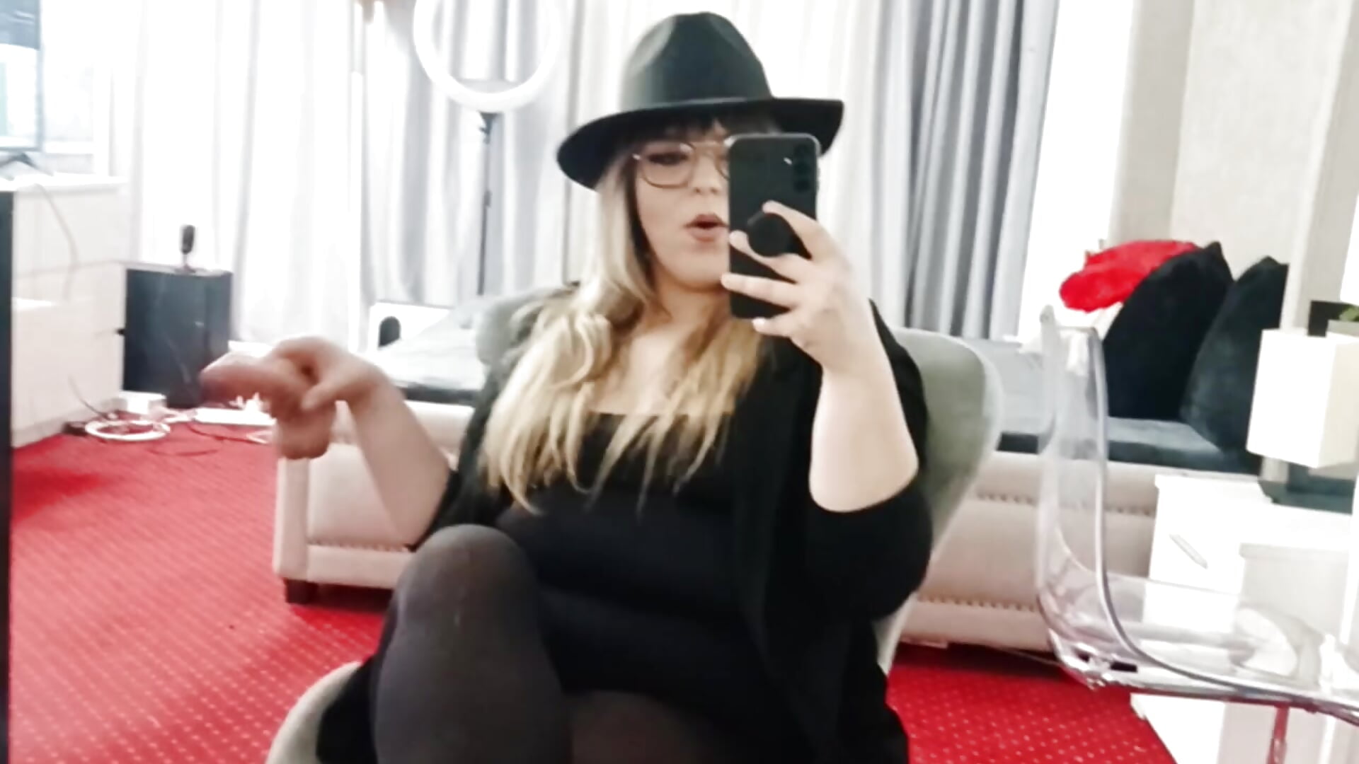 Spicy tonight! – video modela na kameri ZoeSkyee