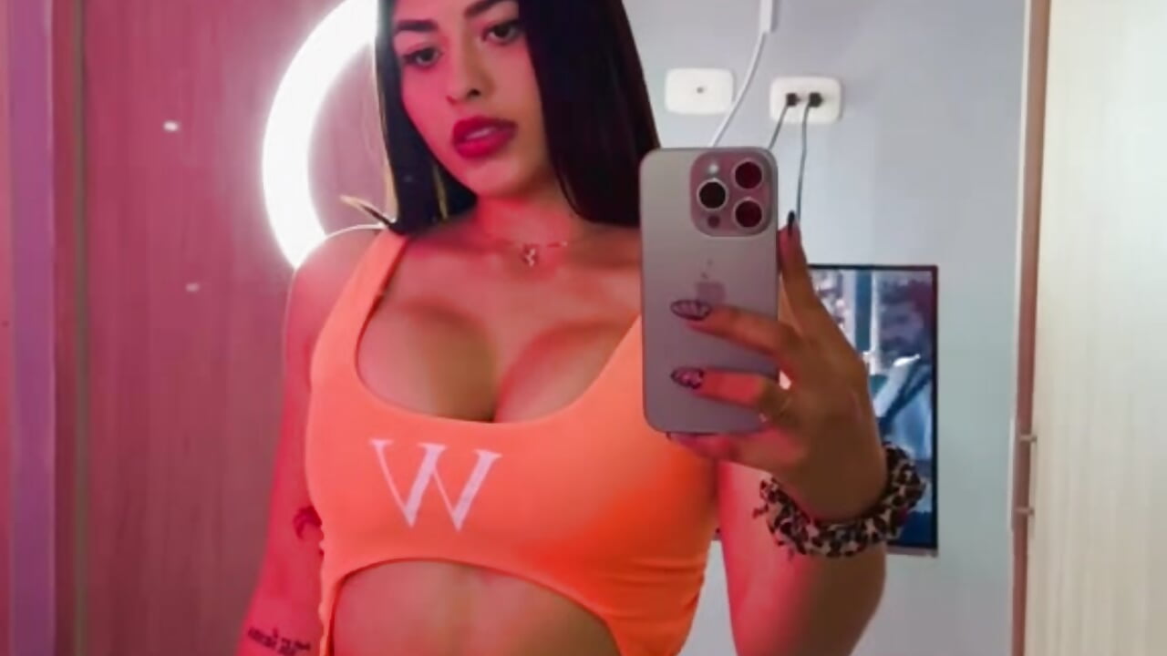 🧡 - video by Melody_vixxenx cam model