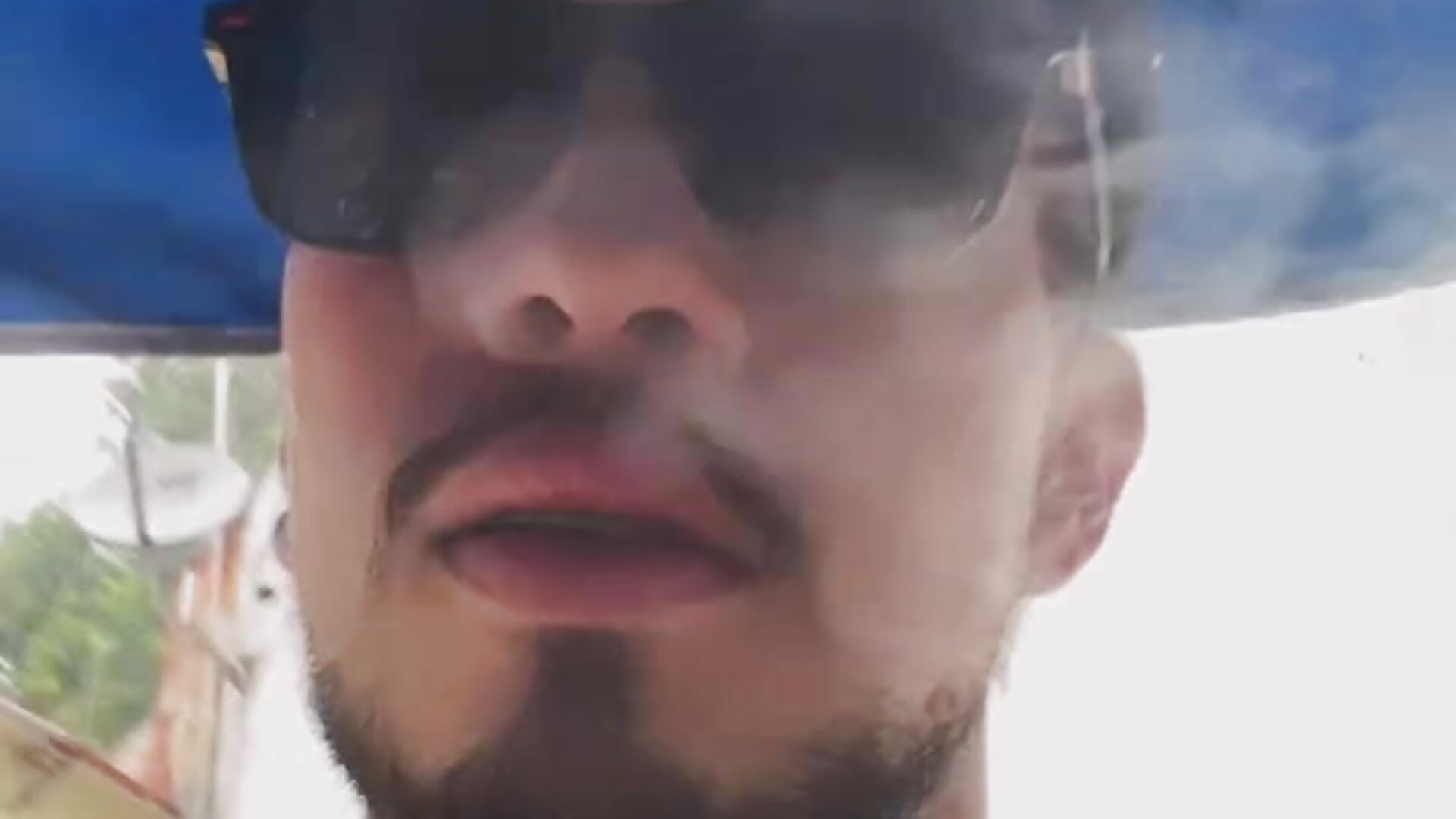 a little smoke 🔥 - video van Leonard_Foxx cam-model