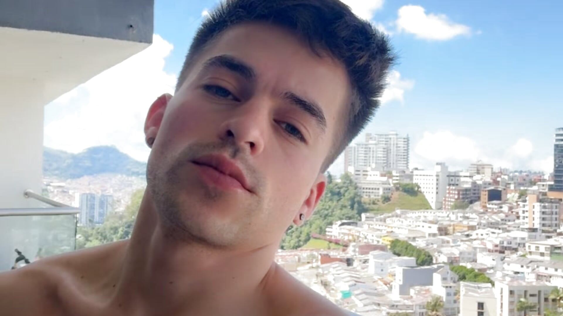 jacob_ferrer: Vídeo de Modelo Webcam en Tendencia 9169