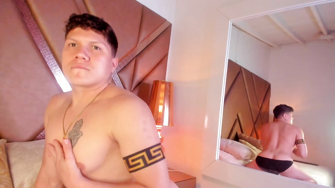 🪞 Mirror Ass Play 🍑🔥 - Vídeo de eddyluna_, modelo de vídeos