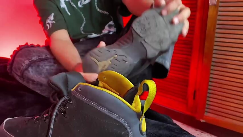Sweaty feet of your god in black socks - Video von Tian_Atelier Cam-Model