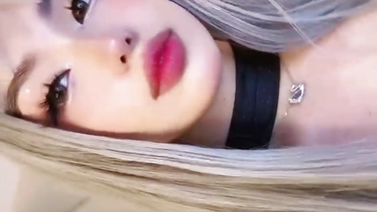 Sometimes sweet, but today with the desire to bite. — filmik Mk_ultraa, modela(-lki) na kamerkach
