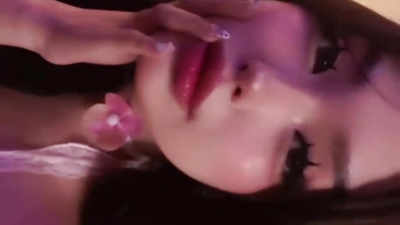 flirtatious and very horny - Vídeo de Mk_ultraa, modelo de vídeos