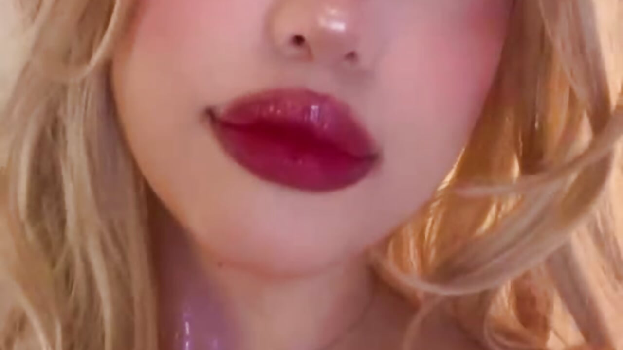 When your favorite doll comes to life... 🤫 — filmik Mk_ultraa, modela(-lki) na kamerkach