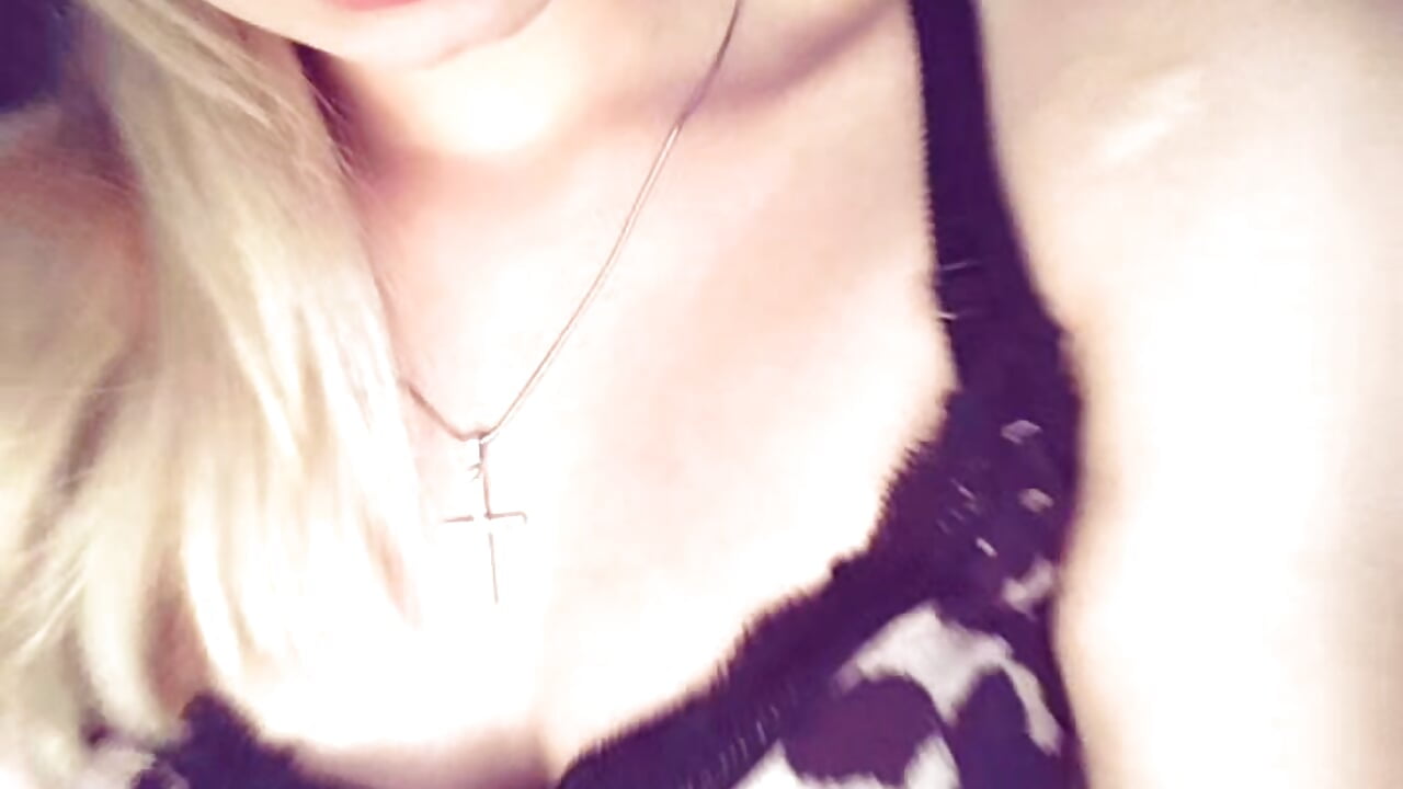2026-07-10-224425420 - video by SallyMartinez cam model
