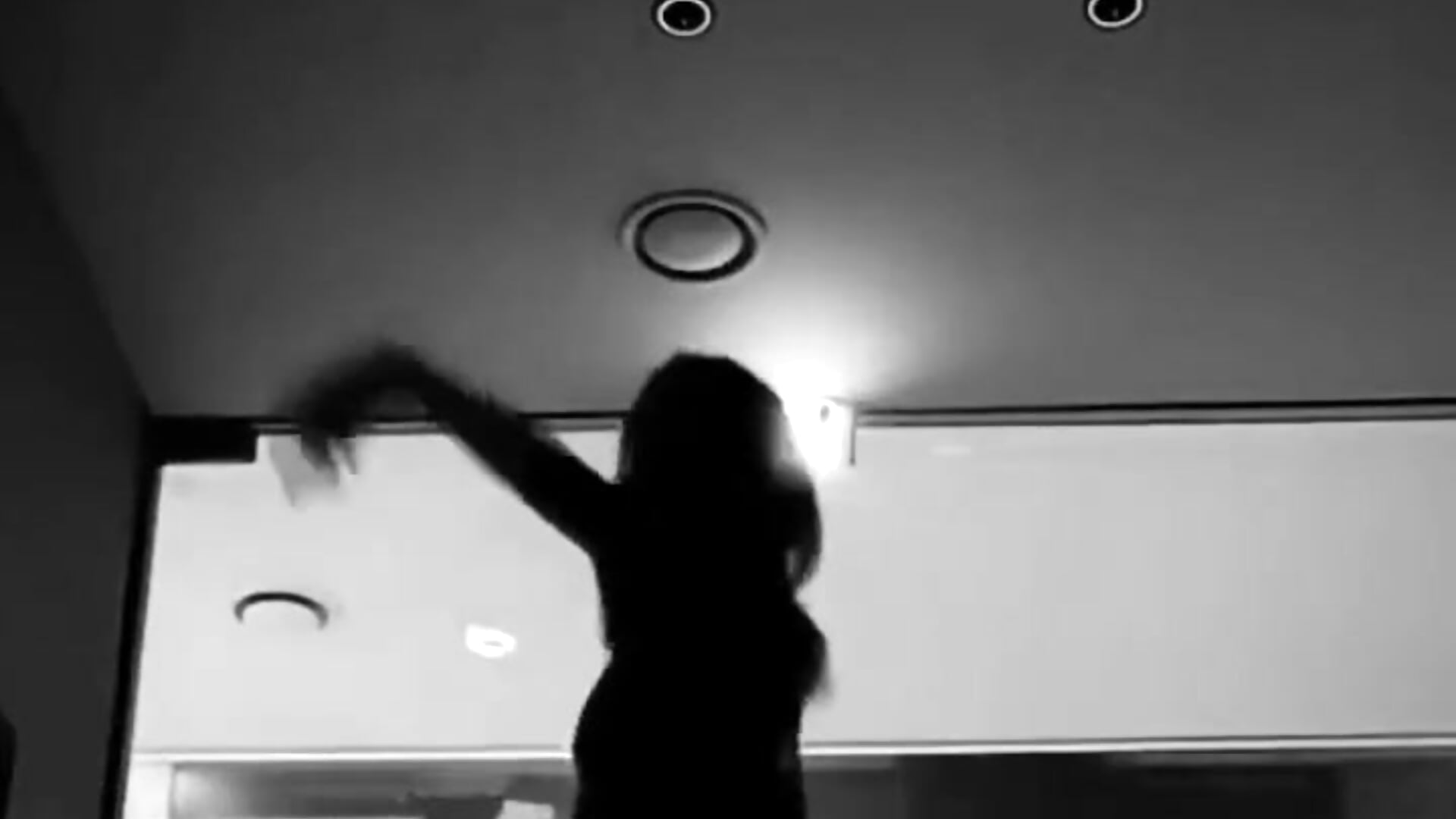 dance a little – video od webkamerové modelky DangerousCutie