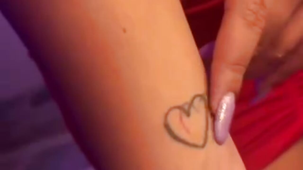 Tattos 🎨 – video od webkamerové modelky LiaDesire7