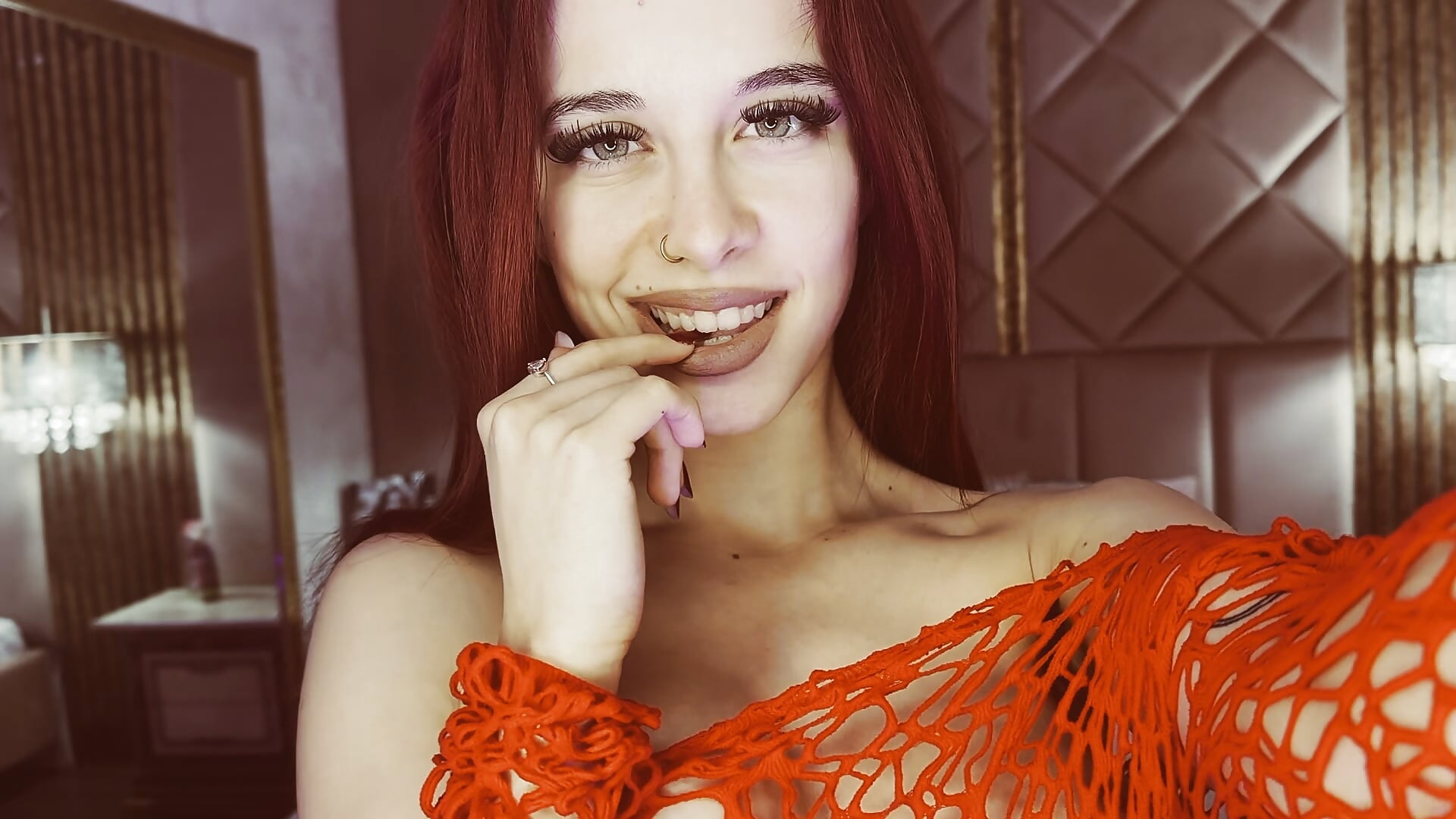 You think you can handle this red sin?😻 - Vídeo de ArySin, modelo de vídeos