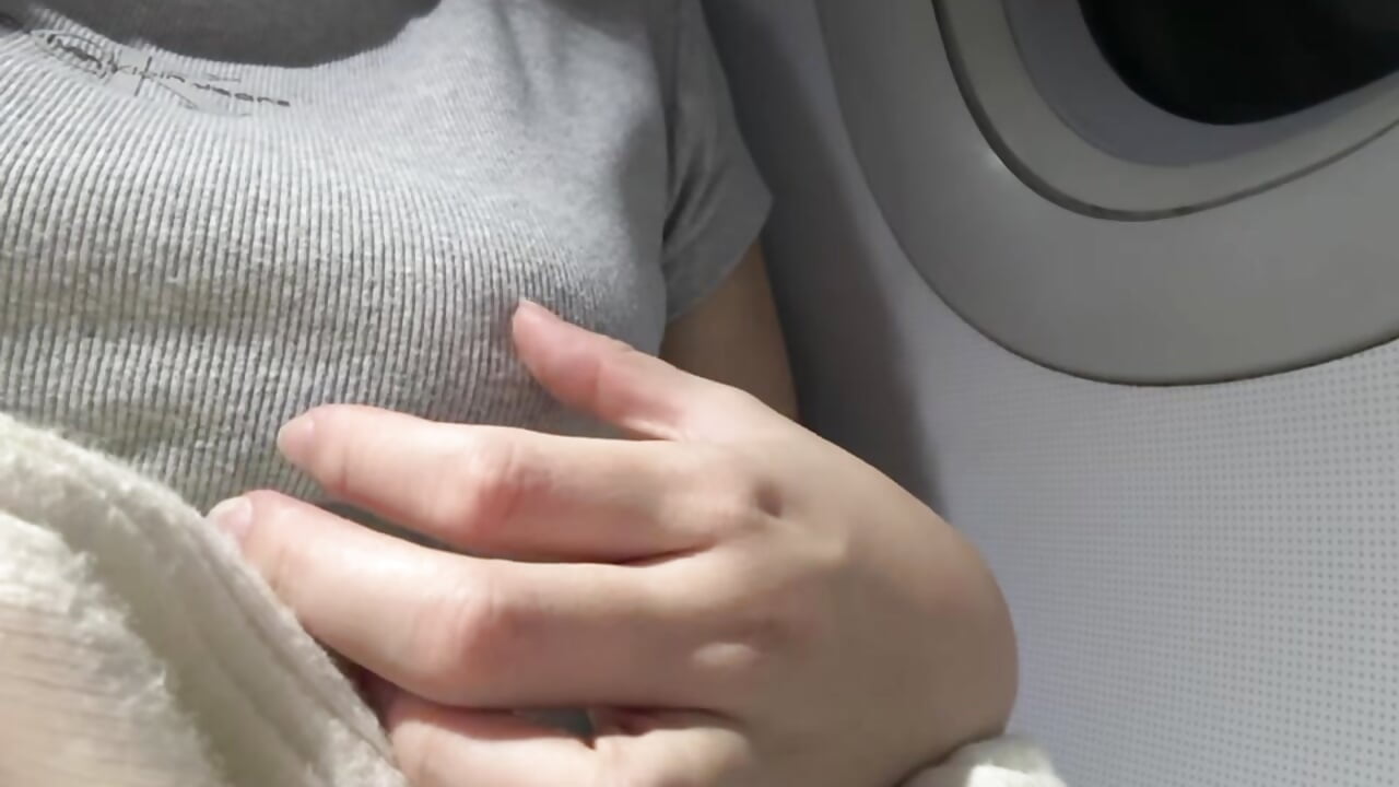 飞机上✈️🥛 - video by 210lbs cam model