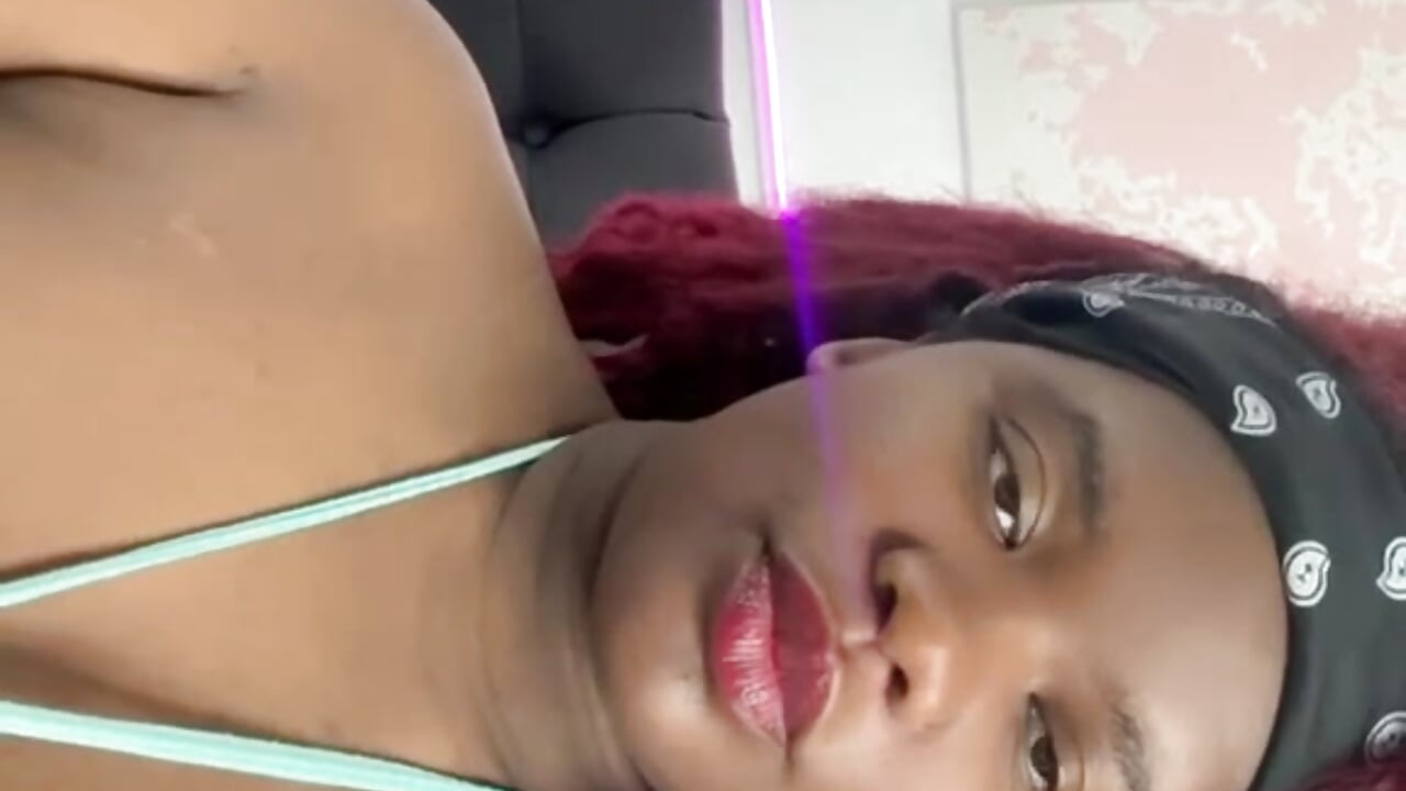 HELLO♥ - video di Valery_martinez_13 modella di cam