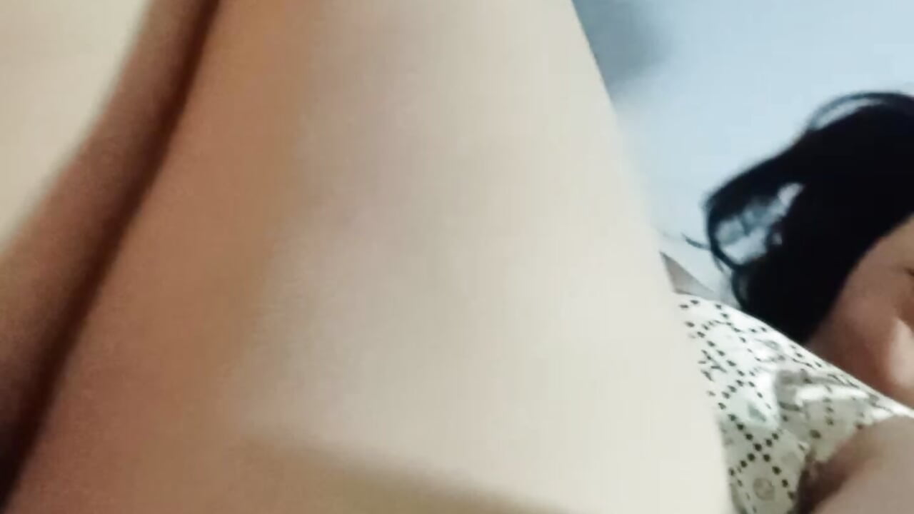 Puta gorda se masturba el coño - video van mistzi cam-model