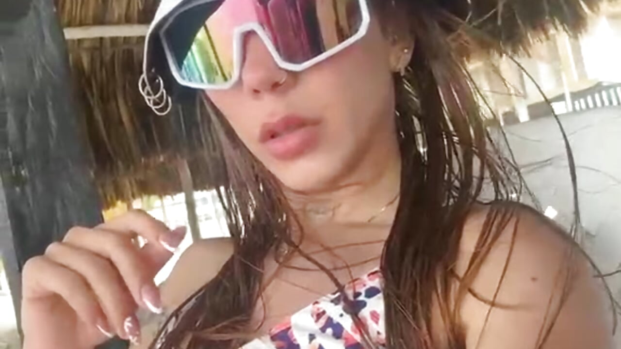 summer mode - video by MelanieOconor cam model