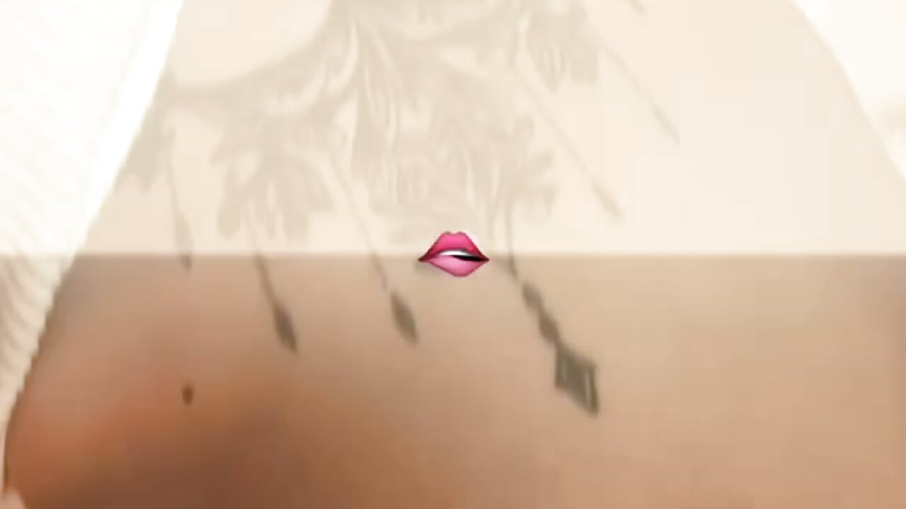 Tattoo – video af Perla_cambell cam-model
