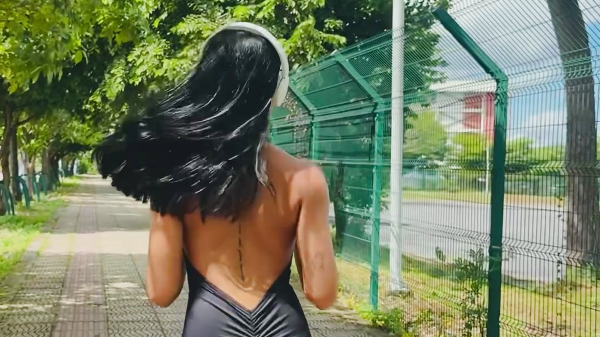 Lovely day🌈 – video od webkamerové modelky Nikirouse