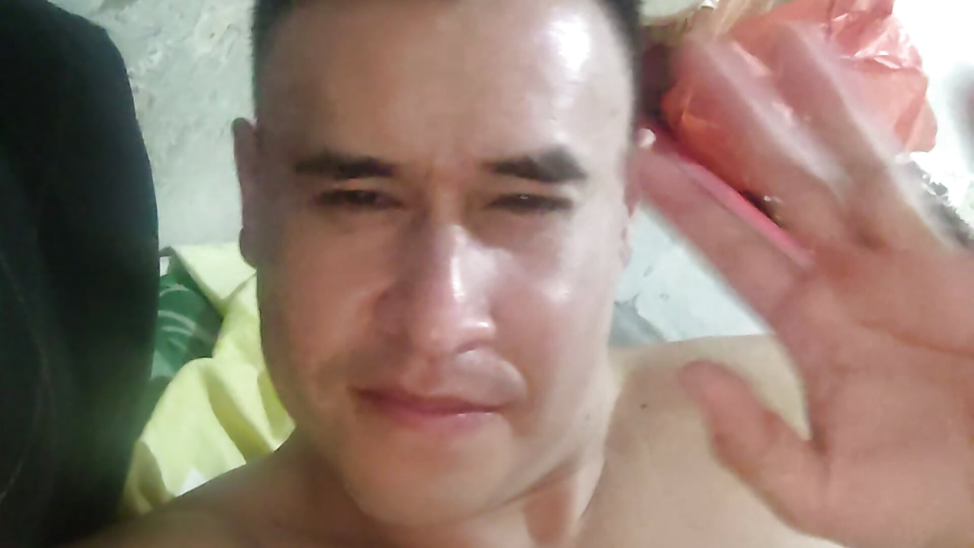 HOLA CHICOS