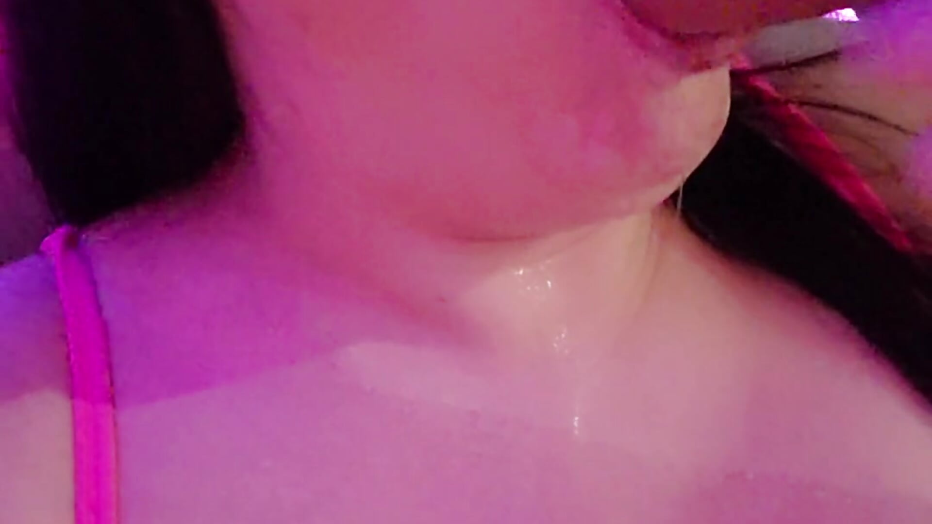 Blowjob with salivals, eyes in the frame