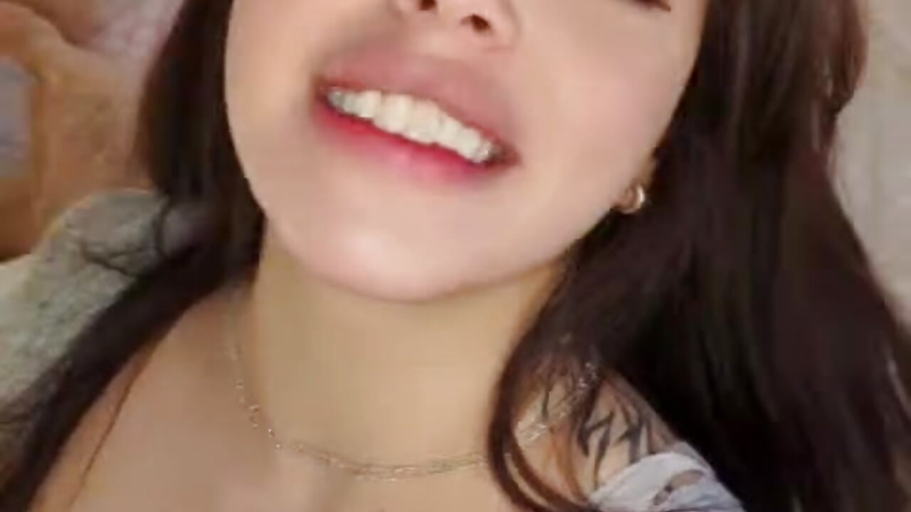 😊😊 - video by nicolthompsonn cam model