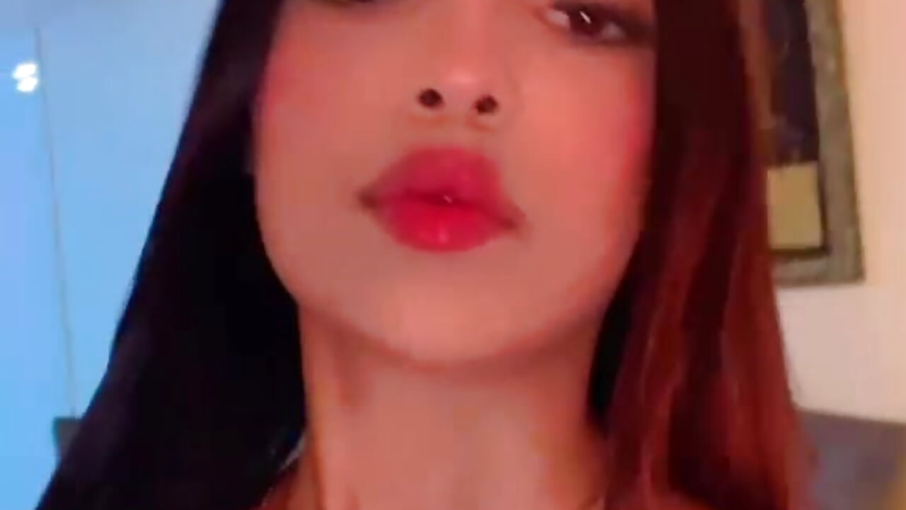 I LOVE   – video af Dahimon-18 cam-model