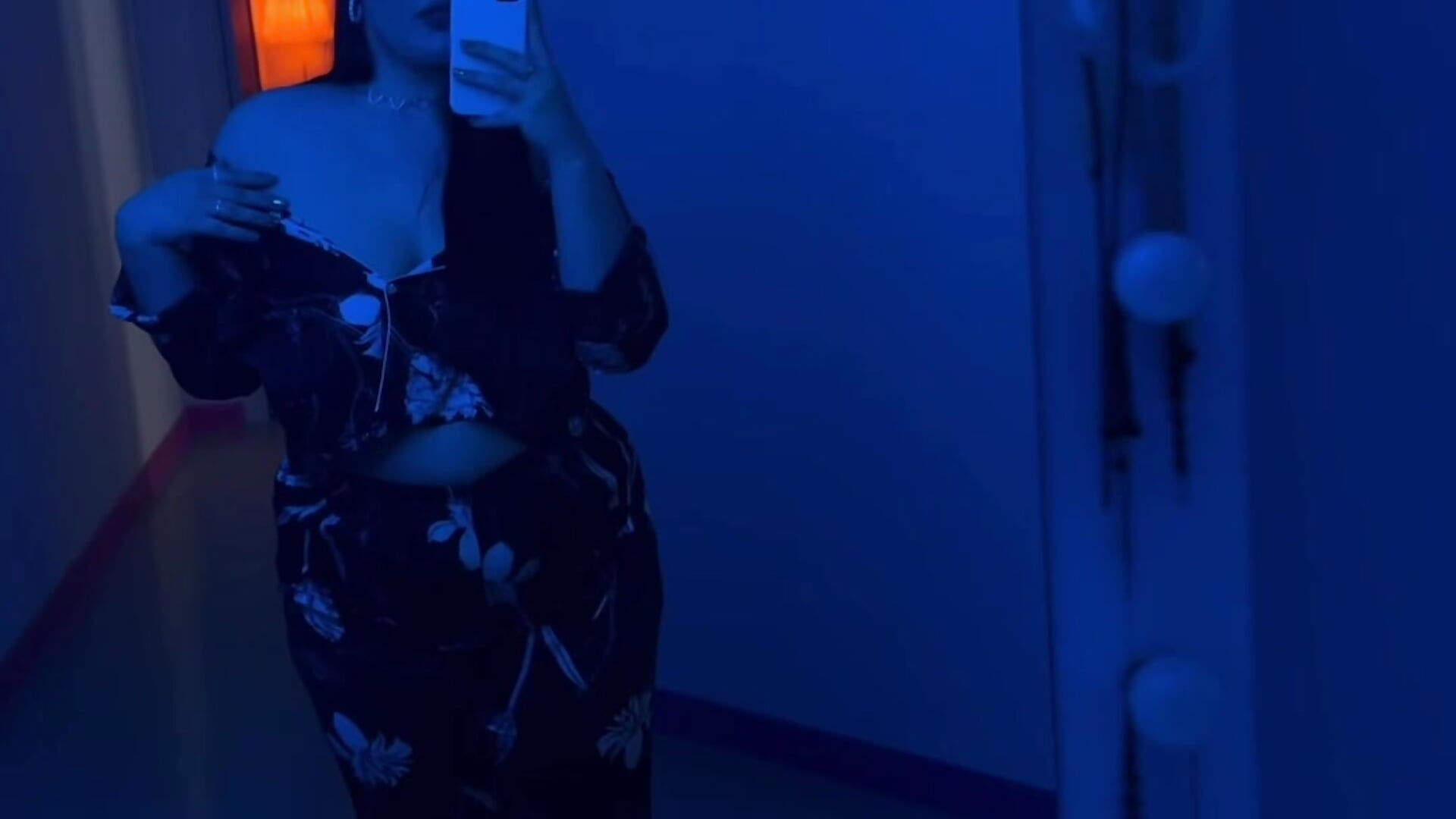 Do u want dancing with me? - video av Queen_Monica_ cam-modell