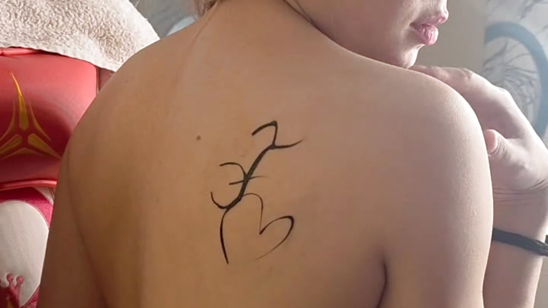 tattoo — filmik loveamandalove, modela(-lki) na kamerkach