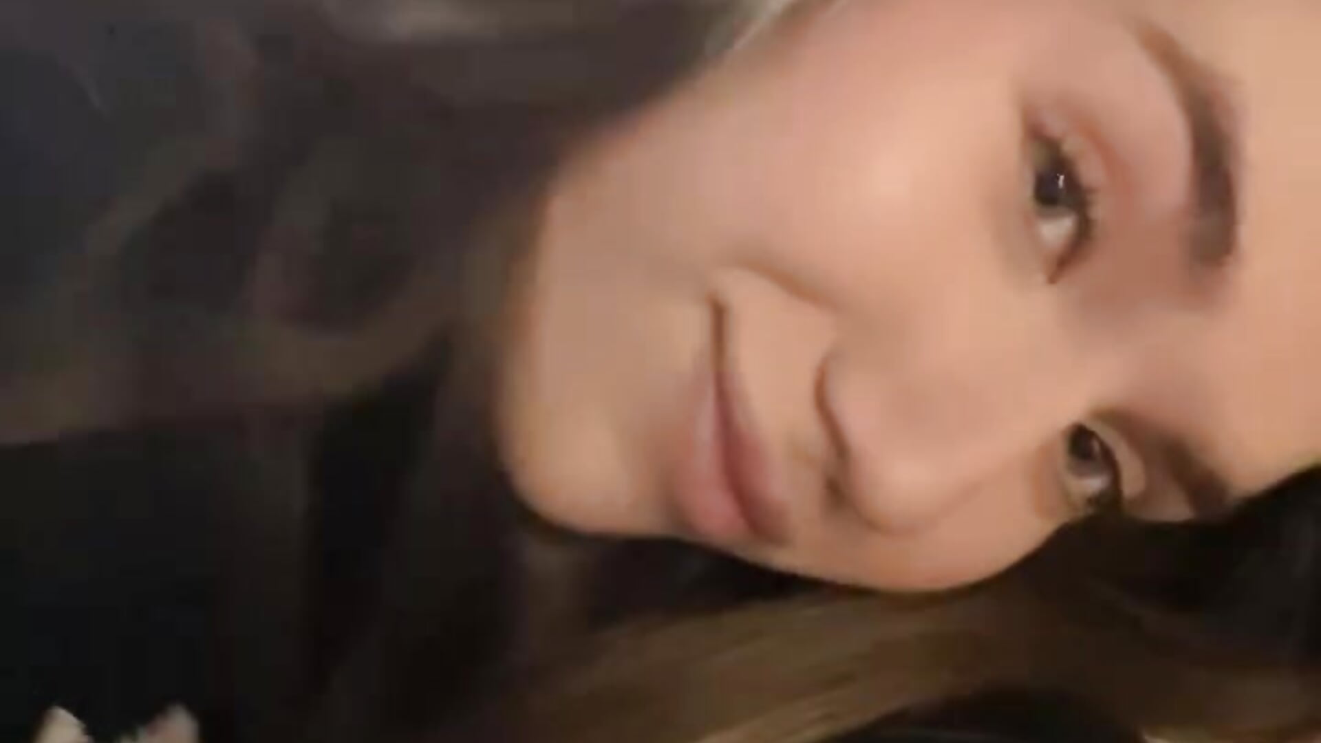 in bed - clip cu sonymur model videochat
