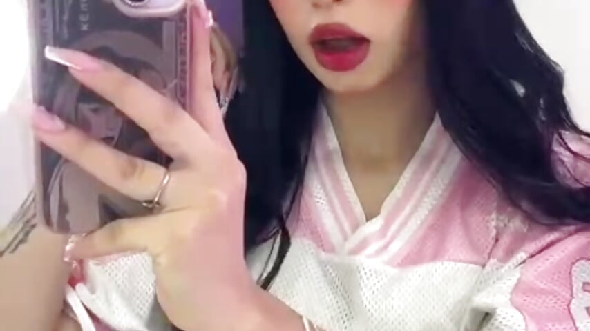 🩷Hi UwU 🩷 - فيديو من mia_gyutarouwu موديل الكام