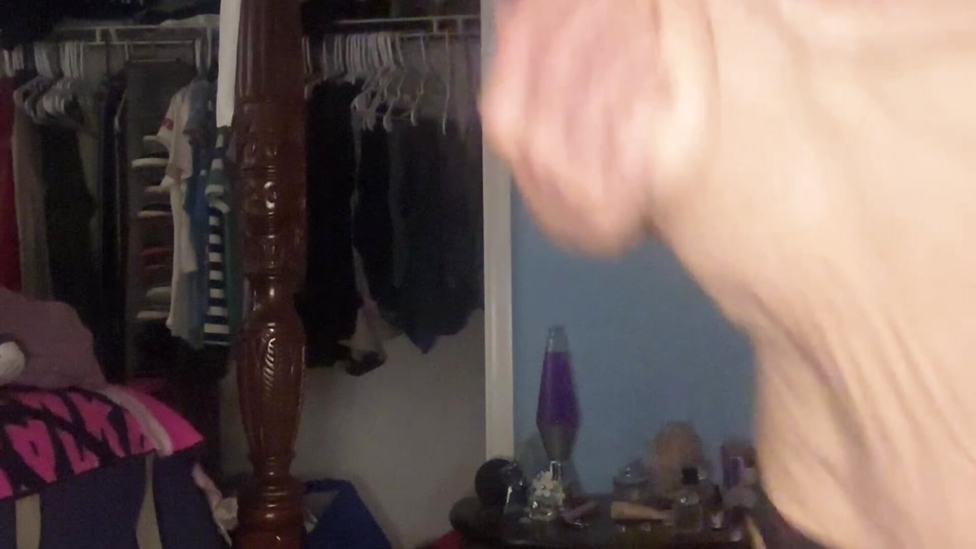 Peek 1 – video af katiemilf55